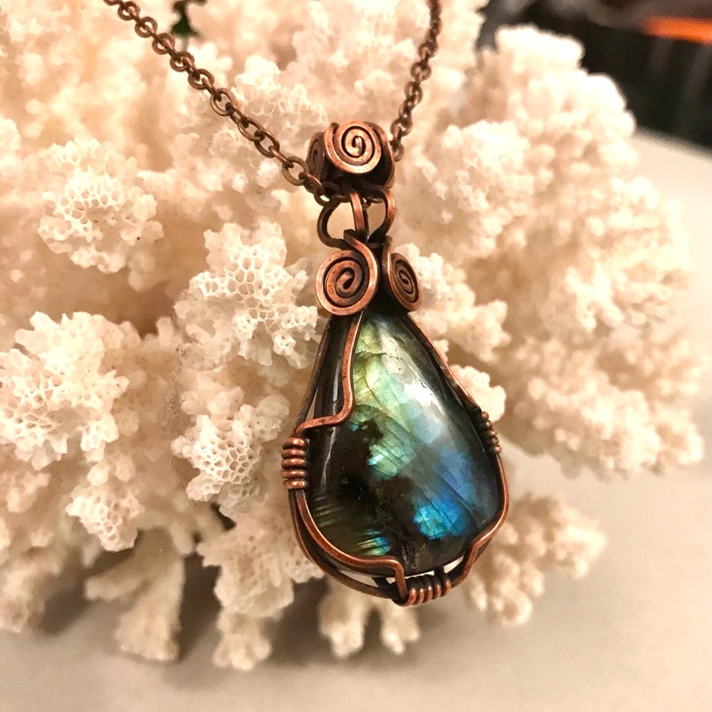 Artisan Laboradite Pendant Copper Wire Wrap 22” Necklace Mermaid Iridescent